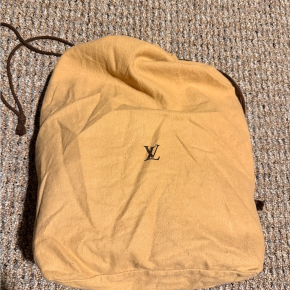 Louis Vuitton Monogram Looping - Picture 3 of 16